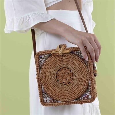 Bagoist 20 cm Desenli Kare Rattan Çanta
