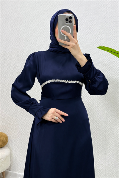 Ahur Taşlı Kolları Fırfırlı Saten Tesettür Abiye- Lacivert