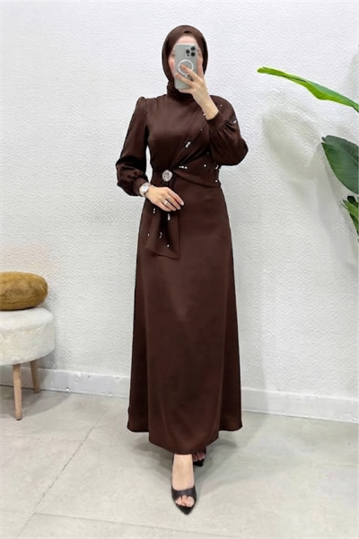 Hüma Taşlı Broşlu Beg Saten Kumaş Tesettür Abiye- Kahverengi