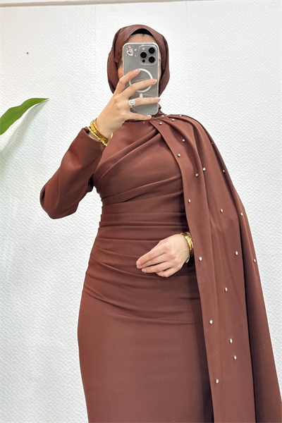 Yade Krep Kumaş Pelerinli Taşlı Tesettür Abiye- Kahverengi