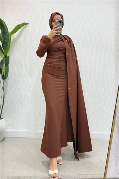 Yade Krep Kumaş Pelerinli Taşlı Tesettür Abiye- Kahverengi