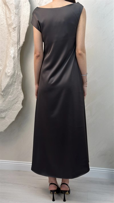 SATEN MAXİ ELBİSE-FÜME