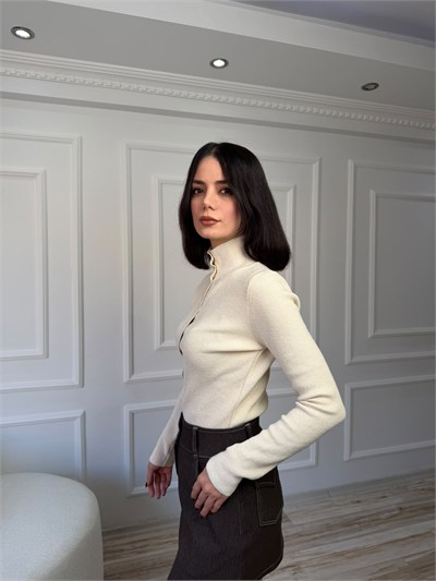 Dik Yaka Çıtçıt Detaylı Fitilli Triko Kazak - EKRU