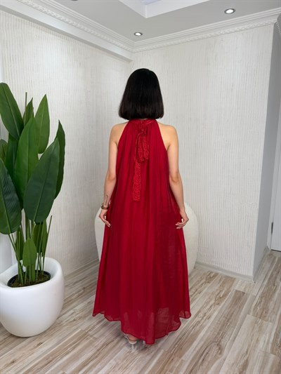 Halter Yaka Dantel Şeritli Arkası Bağlamalı Parlak Dokuma Maxi Elbise - KIRMIZI