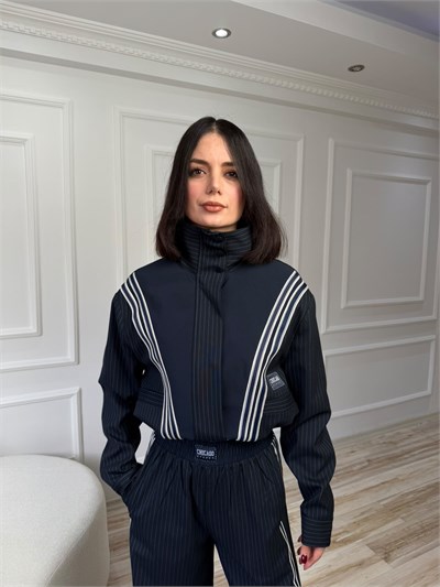 Dik Yaka Şerit Detaylı Crop Ceket - LACİ