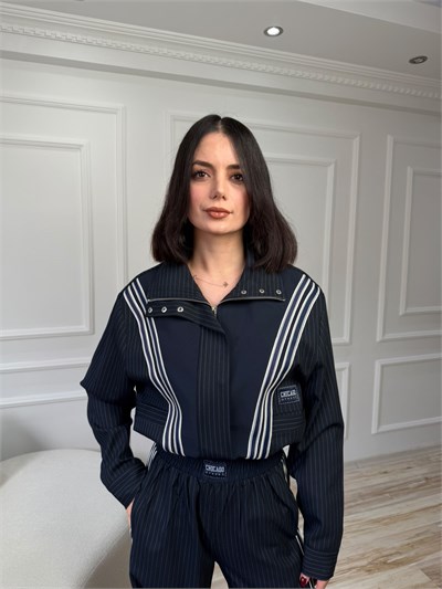 Dik Yaka Şerit Detaylı Crop Ceket - LACİ