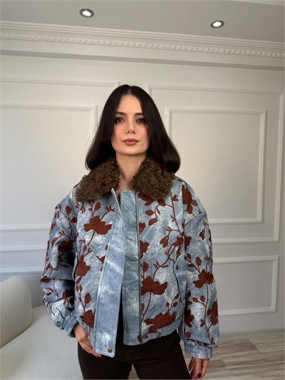 Çiçek Nakışlı Kürk Yaka Denim Ceket - MAVİ