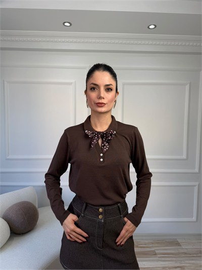 Puantiyeli Fular Detaylı Polo Yaka Bluz - KAHVE