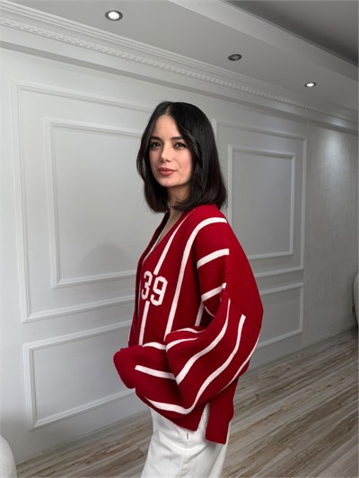 V Yaka Çizgili Numara Desenli Oversize Triko Hırka - KIRMIZI