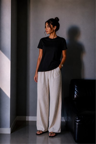 1009 Kadın Pamuklu Regular Fit Bisiklet Yaka Yumuşak Dokulu Kısa Kollu Basic T-Shirt Siyah