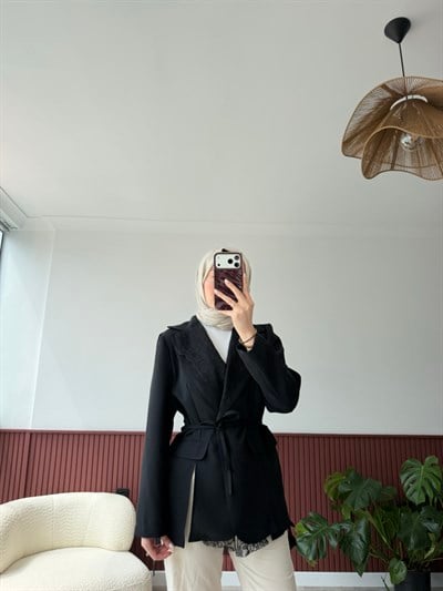 Dantel Detaylı Blazer - Siyah 