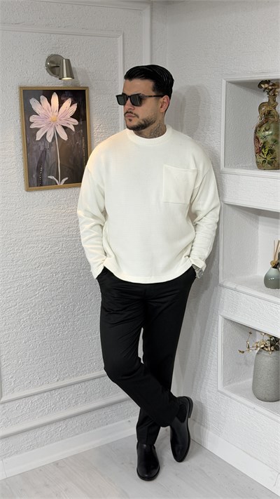 Beyaz Cepli Bisiklet Yaka Oversize Erkek Triko Kazak