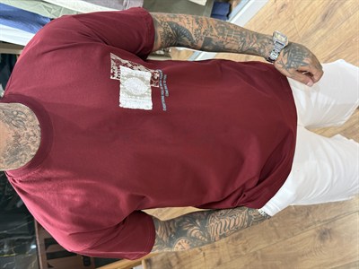Bordo Kilim Desenli Ön ve Sırt Baskılı Oversize Erkek Tişört
