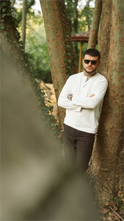 Minimalist Ekru Hakim Yaka Düğmesiz Dokulu Sweatshirt