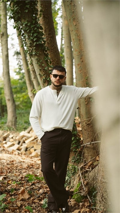 Özel Dokulu İnce Çizgili Kahve Klasik Kesim Pantolon
