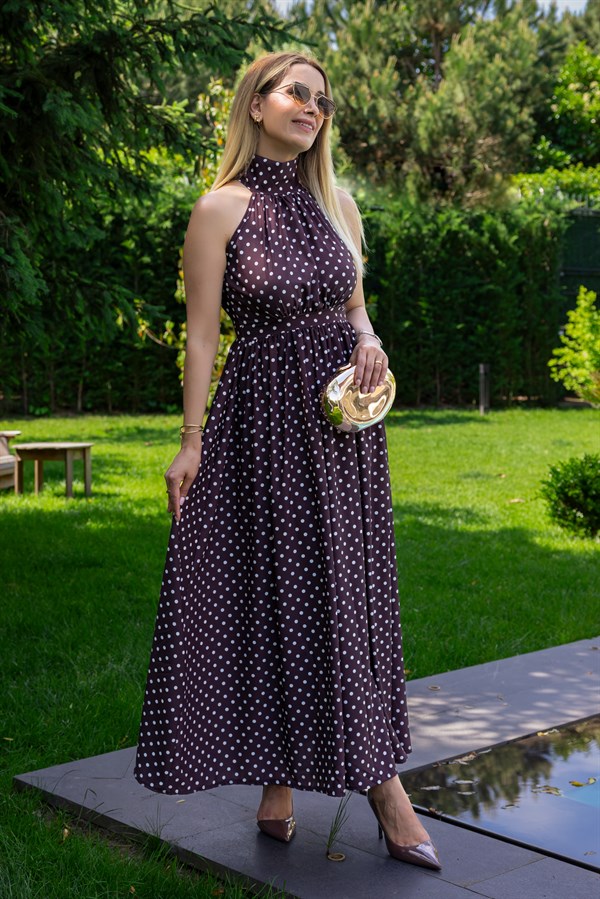Halter Yaka Puantiyeli Şifon Elbise - KAHVERENGİ