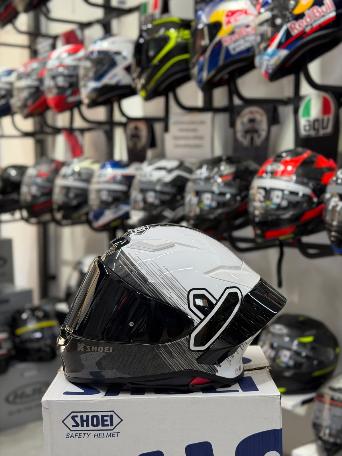 Shoei Z8 Beyaz-Siyah