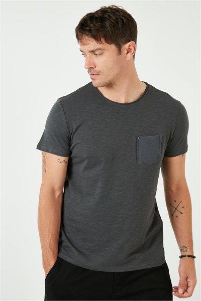 % 100 Pamuklu Slim Fit Bisiklet Yaka Cepli Erkek T Shirt 5902000 ANTRASİT