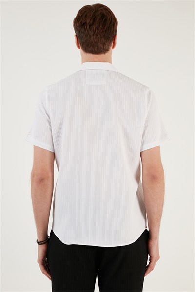 Apaş Yaka Kısa Kollu Regular Fit Erkek Gömlek CF24S117842 BEYAZ