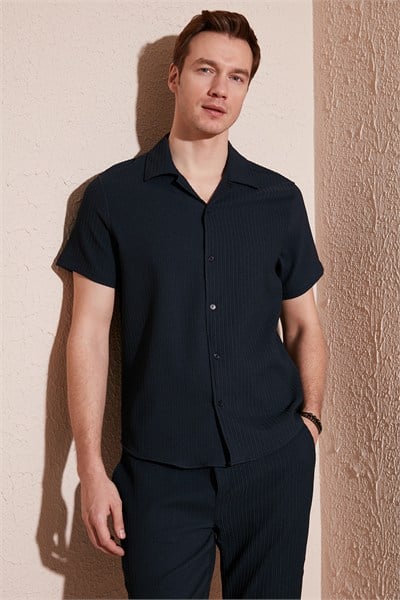 Apaş Yaka Kısa Kollu Regular Fit Erkek Gömlek CF24S117842 LACİVERT