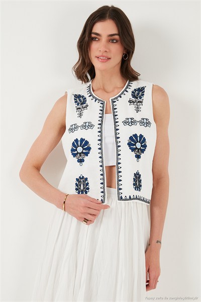 Astarlı Nakış İşlemeli Regular Fit Yuvarlak Yaka Crop Kadın Yelek 611YL129 EKRU