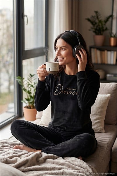 Bisiklet Yaka Ultra Soft Parlak Kadife Kadın Pijama Takımı 6094209 SİYAH