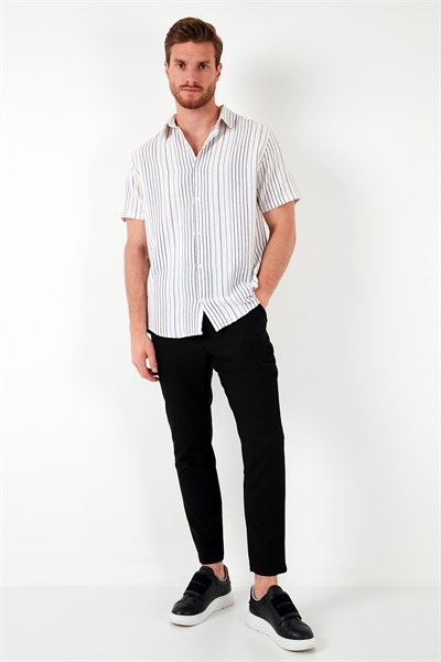 Çizgili Pamuklu Slim Fit Kısa Kollu Erkek Gömlek CF23S116097 BEYAZ-SİYAH