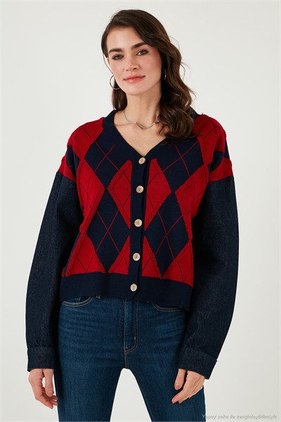 Desenli Regular Fit Düğmeli V Yaka Crop Kadın Hırka 4615553 LACİVERT-KIRMIZI