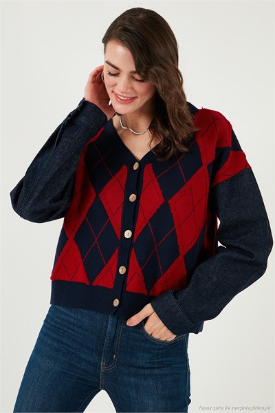 Desenli Regular Fit Düğmeli V Yaka Crop Kadın Hırka 4615553 LACİVERT-KIRMIZI