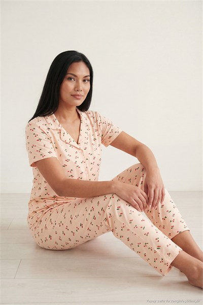 Desenli Yumuşak Dokulu Regular Fit Düğmeli Kısa Kollu Kadın Pijama Takımı 65750101Y SOMON