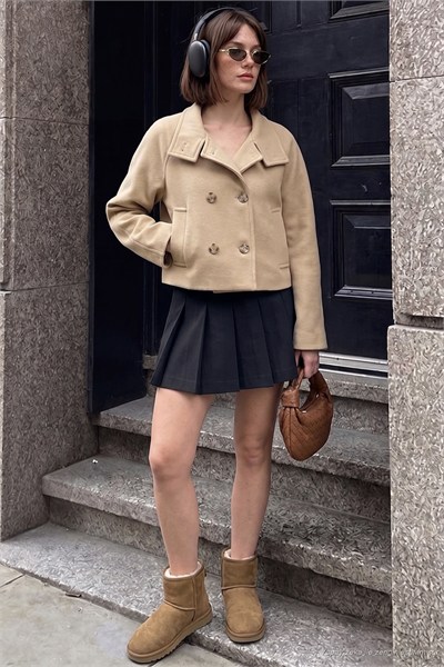 Dik Yaka Düğmeli Kısa Kadın Kaşe Mont 611AW115 CAMEL
