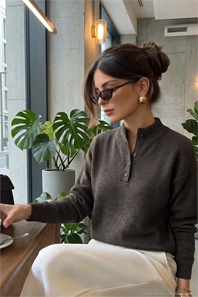 Dik Yaka Düğmeli Triko Kadın Kazak 680KZ00074 KAHVE