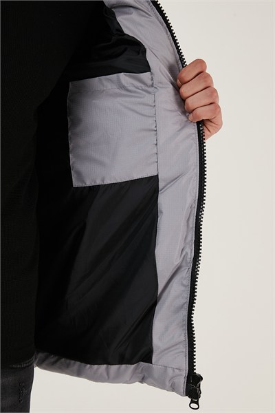 Dik Yaka Fermuarlı Suya ve Rüzgara Karşı Dayanıklı Slim Fit Şişme Erkek Mont 649004 AÇIK GRİ