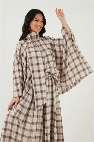 Ekoseli Pamuklu Oversize Fit Fular Yakalı Kadın Panço 6925472 KAHVE