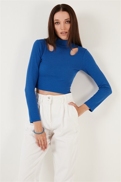 Esnek Slim Fit Cut Out Pencereli Dik Yaka Crop Kadın Bluz 5865348 SAKS