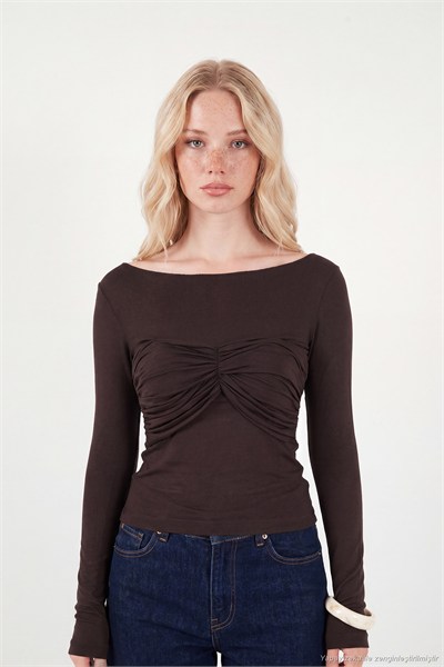 Göğüs Drape Detaylı Kayık Yaka Kadın Bluz 5867117 KAHVE
