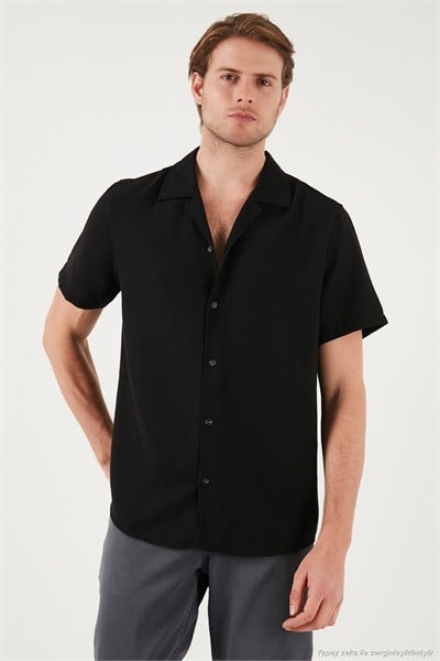 Keten Görünümlü Kısa Kollu Apaş Yaka Regular Fit Erkek Gömlek CF23S116775 SİYAH