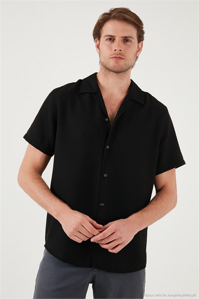 Keten Görünümlü Kısa Kollu Apaş Yaka Regular Fit Erkek Gömlek CF23S116775 SİYAH