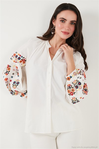 Nakış İşlemeli Pamuklu Oversize Fit V Yaka Kadın Gömlek 676253 EKRU