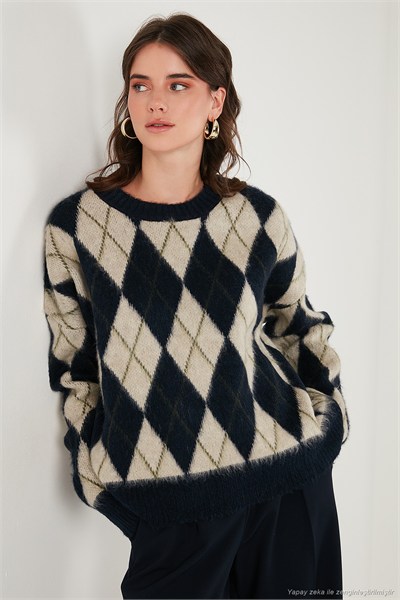 Oversize Fit Bisiklet Yaka Baklava Desenli Yumuşak Dokulu Kadın Kazak 4616223 LACİVERT