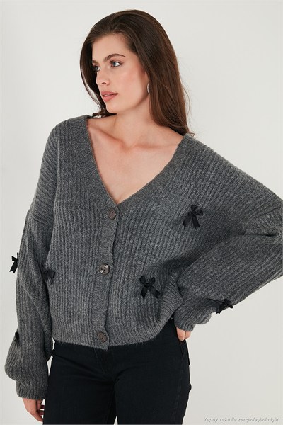 Oversize Fit V Yaka Fiyonk Detaylı Düğmeli Kadın Hırka 4615577 ANTRASİT
