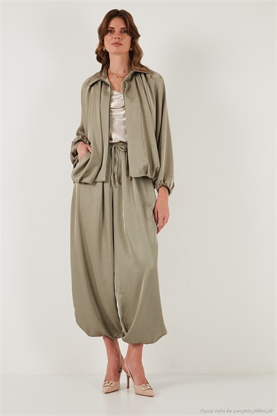 Oversize Klasik Yaka Yarasa Kol Fermuarlı Saten Kadın Ceket 6839584 ÇAĞLA YEŞİLİ