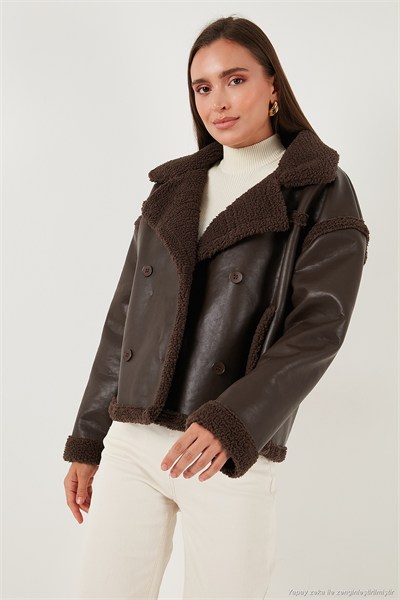 Oversize Kruvaze Yaka Peluş Detaylı Suni Deri Biker Ceket Kadın Mont 6810247 KAHVE