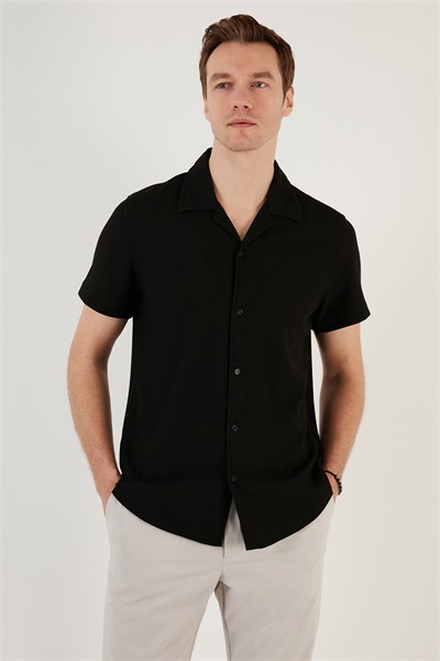 Pamuk Karışımlı Apaş Yaka Kısa Kollu Regular Fit Erkek Gömlek CF24S115882 SİYAH
