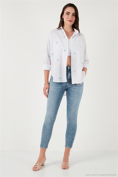 Pamuk ve Keten Karışımlı Regular Fit Kalp Baskılı Kadın Gömlek 6779932 BEYAZ-MAVİ