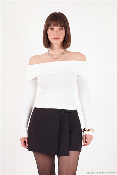 Pamuklu Fitted Fit Madonna Yaka Kadın Bluz 5866862 EKRU