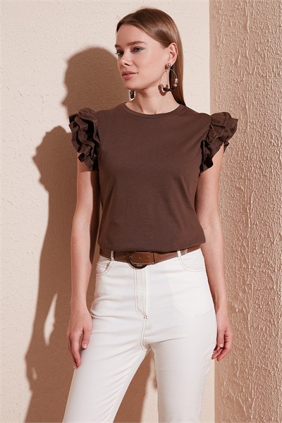 Pamuklu Kolları Fırfırlı Slim Fit Bisiklet Yaka Kadın T Shirt 5864500 KAHVE