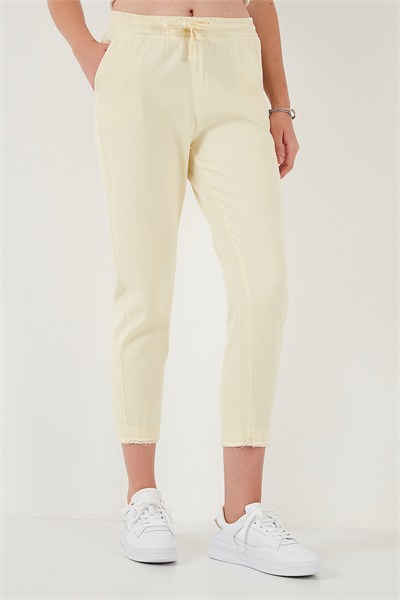 Pamuklu Normal Bel Regular Fit Düz Paça Kadın Pantolon 668YP42282S4 SARI