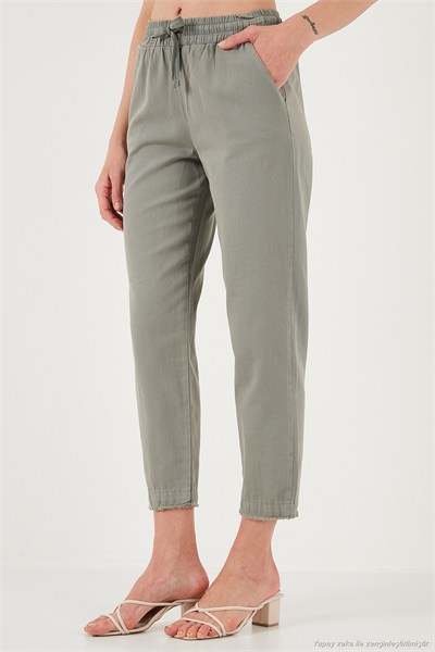 Pamuklu Normal Bel Regular Fit Düz Paça Kadın Pantolon 668YP42282S4 AÇIK HAKİ
