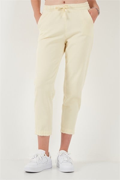 Pamuklu Normal Bel Regular Fit Düz Paça Kadın Pantolon 668YP42282S4 SARI